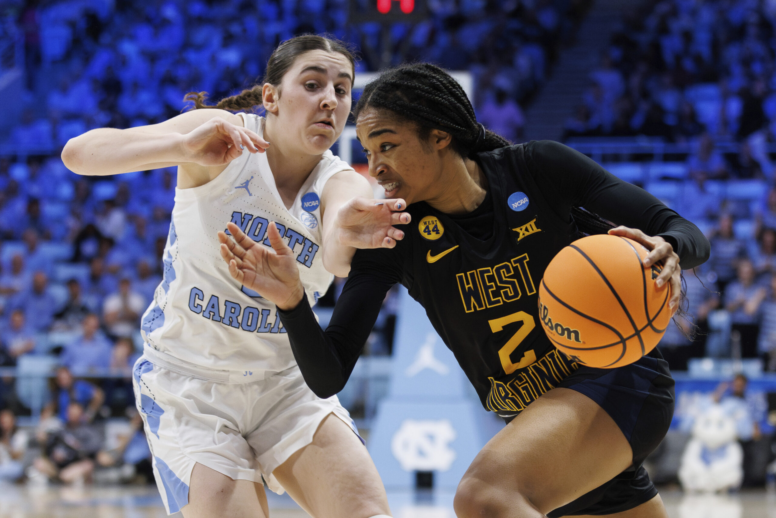 North Carolina uses its own defensive might to take down West Virginia, advances to Sweet 16